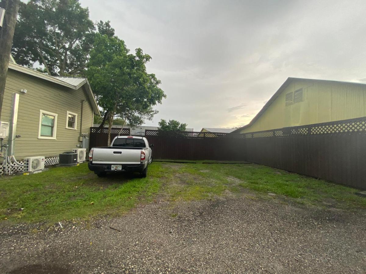 The Front Porch Apartment Sanford Bagian luar foto